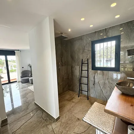 3305 Carib Playa * ماربيا